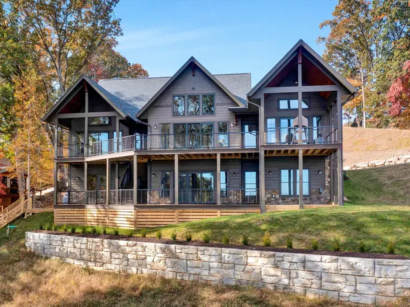 490 Coves Rd, Union Hall, VA 24176