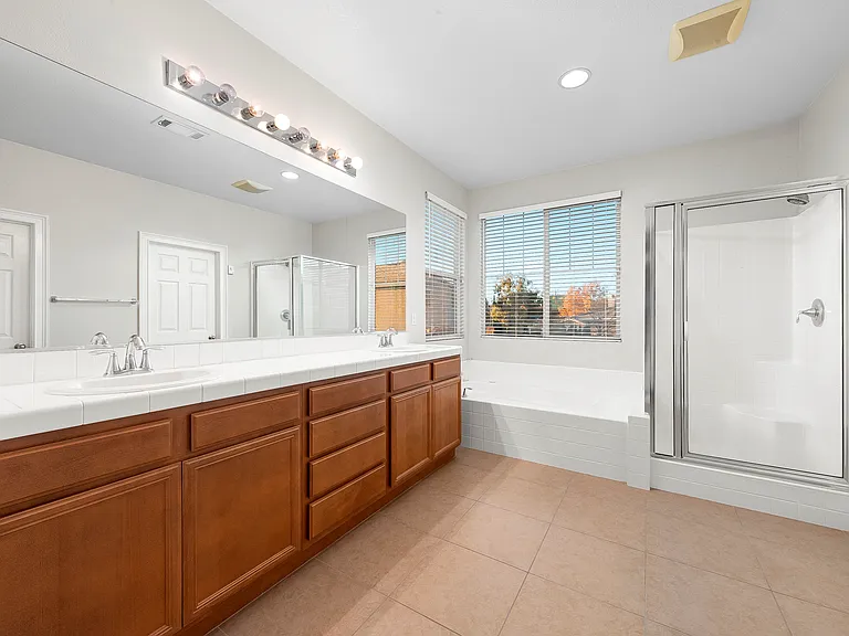 39299 Gainsborough Dr — Photo 11