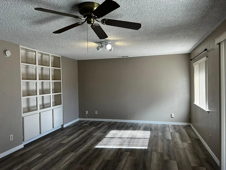 2716 W Avenue K4 — Photo 11
