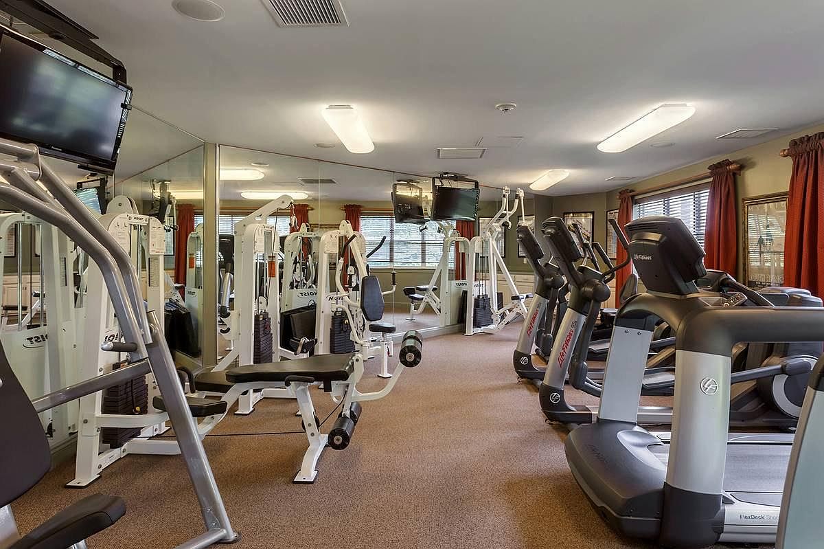 366 Chestnut Farm Way, Raynham, MA 02767 Zillow