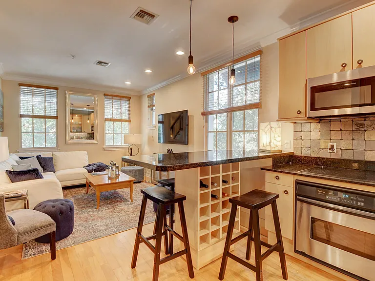 75 NE 5th Ave NE #U — Photo 7