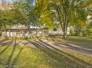 28290 Inkster Rd, Southfield, MI 48034