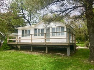 1300 Bailie Beach Rd, Mattituck, NY 11952