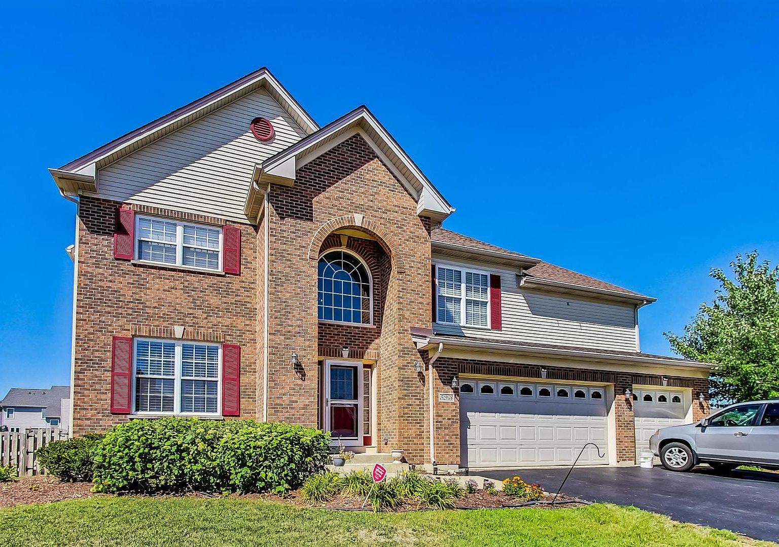 5263 Greenshire Cir, Lake In The Hills, IL 60156 MLS 11886276 Zillow