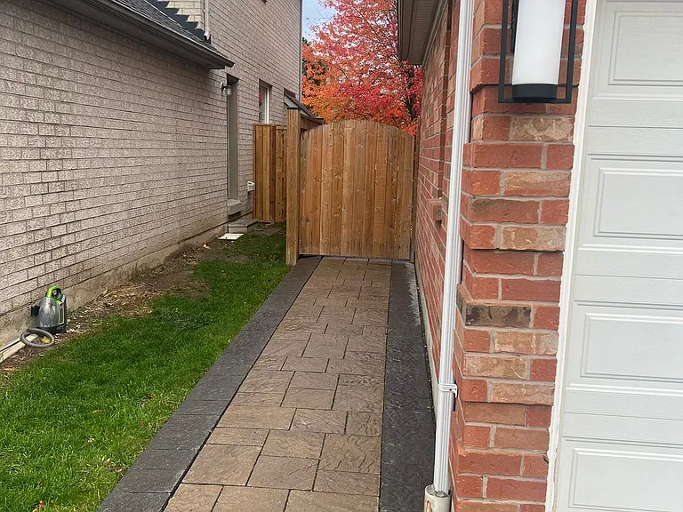 43 Gartshore Dr — Photo 9