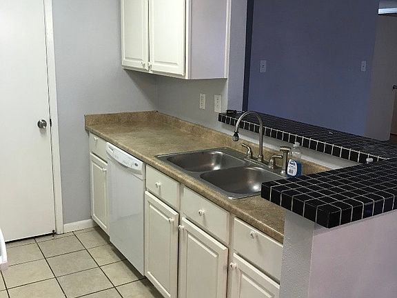 4th image of 17401 Red Oak Dr #11