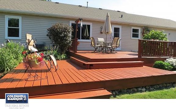 Great deck for entertaining!