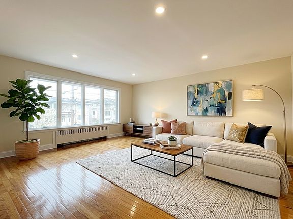 4th image of 218 11th St #1