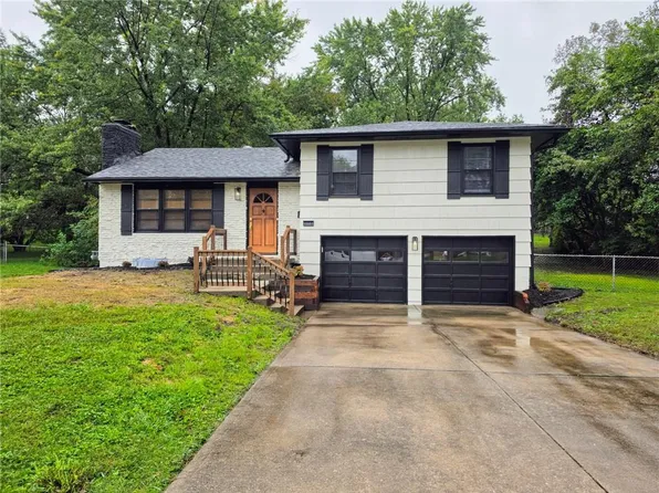 10601 E 33rd Ter S, Independence, MO 64052