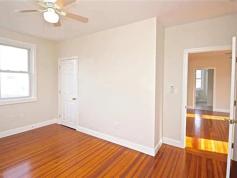 668 Thames St #2 — Photo 28