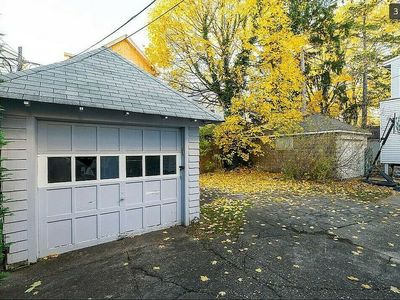 948 E 19th St, Brooklyn, NY, 11230