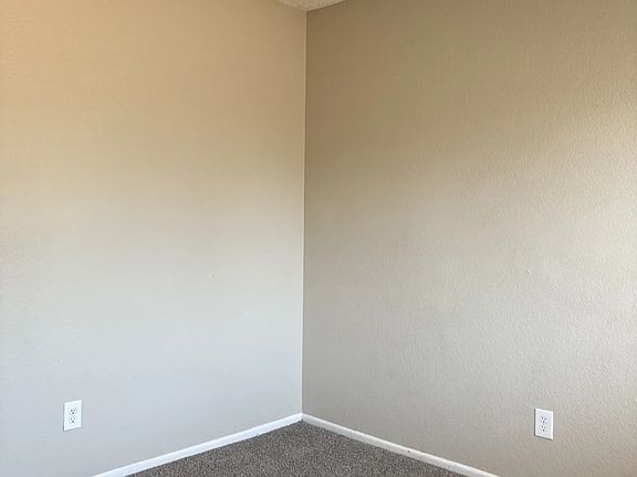 3rd image of 2715 Lomita Cir