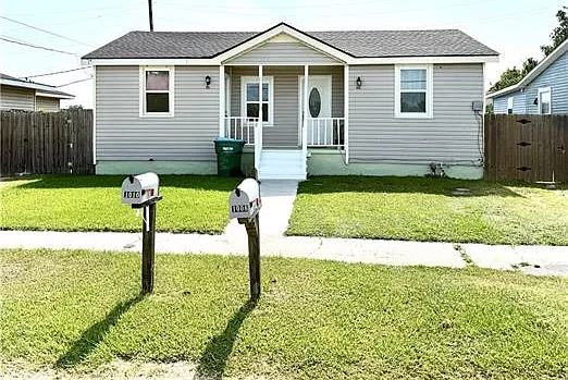 1010 Lesan Dr — Photo 1