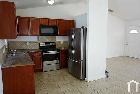 408 NW 12th St — Photo 11