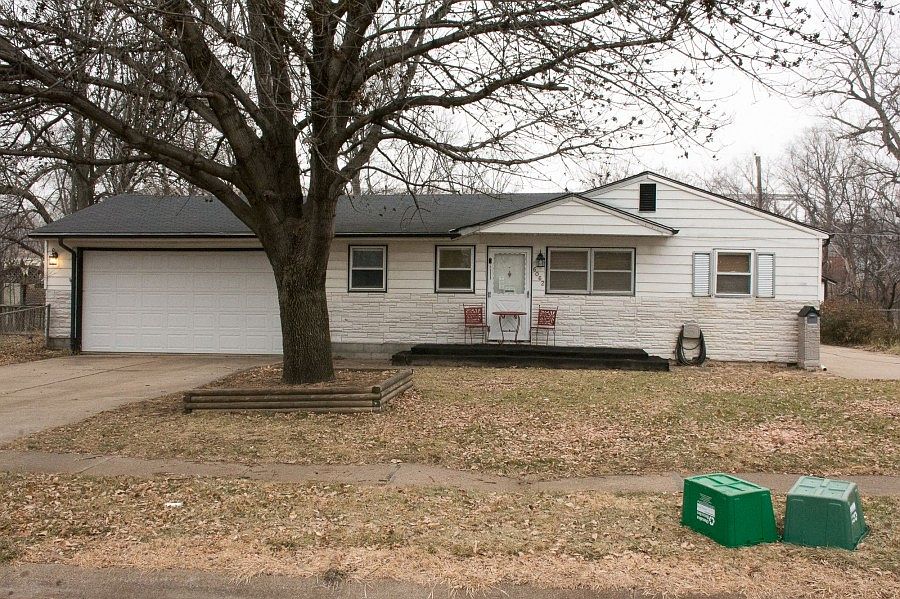 1st image of 6062 Buckingham Ave