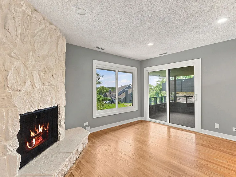 1365 N Sterling Ave #208B — Photo 4