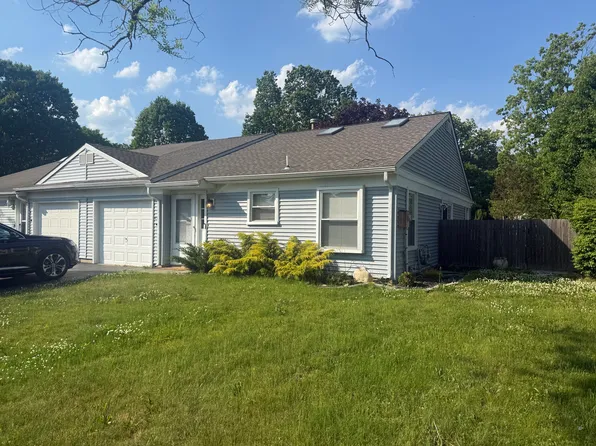 13 Spyglass Ct, East Windsor, NJ 08520