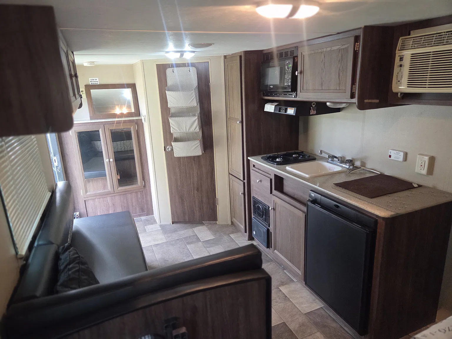 1 bed, 258 sqft, $695 — Photo 3