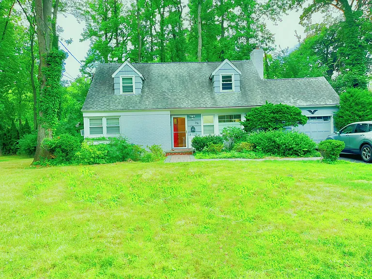 258 Steamboat Rd — Photo 16
