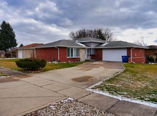 10339 S Aspen Dr, Palos Hills, IL 60465