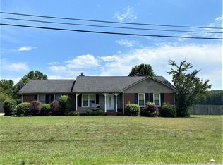 100 Mandy Dr, Hazel Green, AL 35750