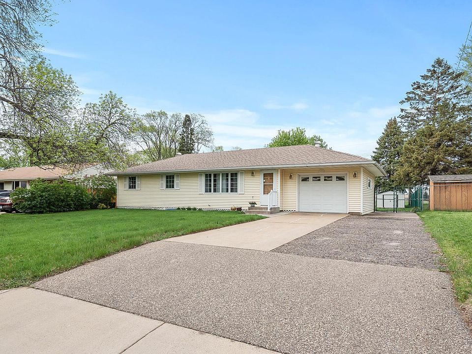 533 Manor Dr NE, Spring Lake Park, MN 55432 Zillow