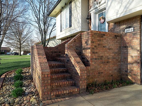3rd image of 2660 Allen St