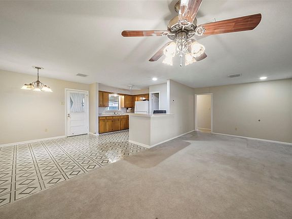 3rd image of 21314 Falvel Rd