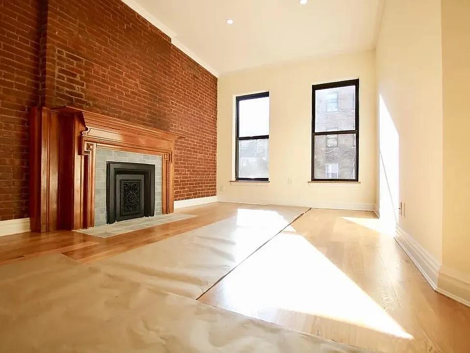 122 W 75th St #3