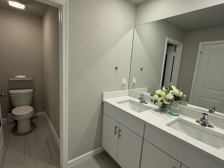 389 Salisbury Cir — Photo 24