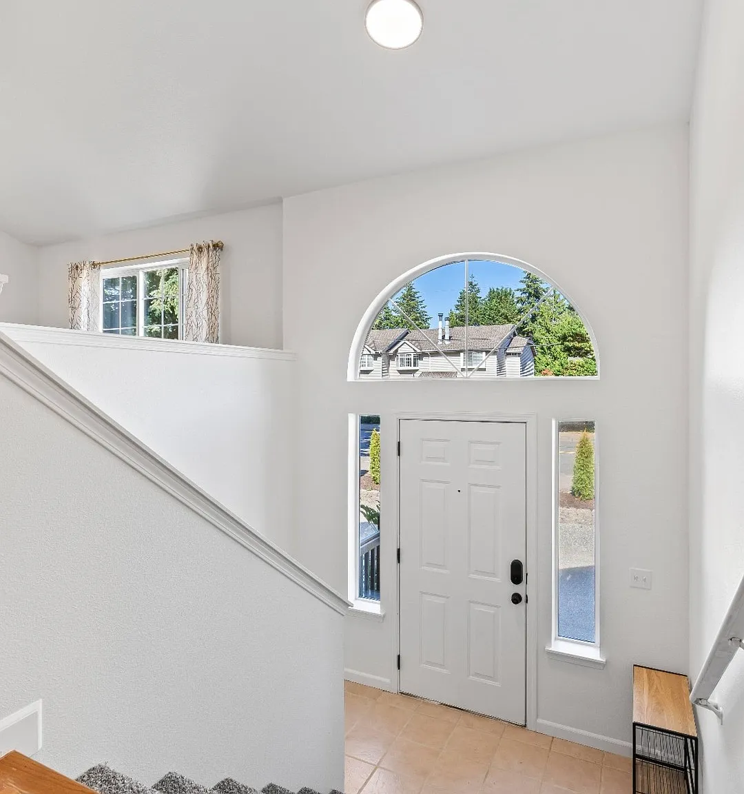 5 bed, 2350 sqft, $7,000 — Photo 3