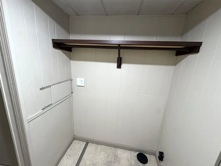 1718 W Dumble St #14 — Photo 8