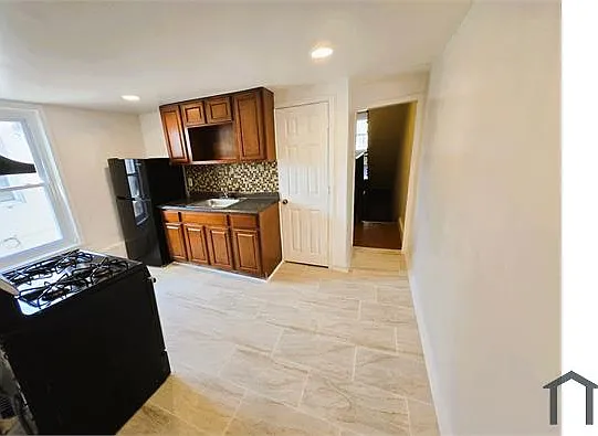 18 W Haines St #2 — Photo 3