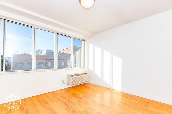 Rented by MySpaceNYC | media 18