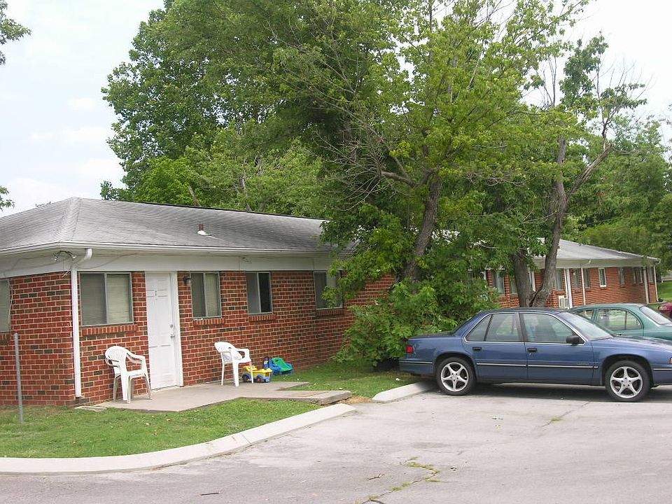 2nd image of 1705-1709 Clemmer St NE