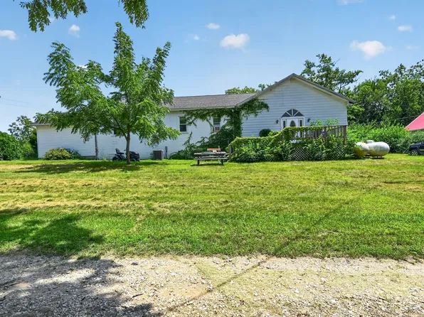 2067 Shaw Rd, Amboy, IL 61310