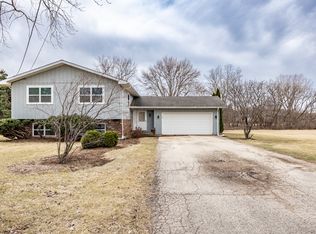 11N064 S Gale St, Elgin, IL 60123