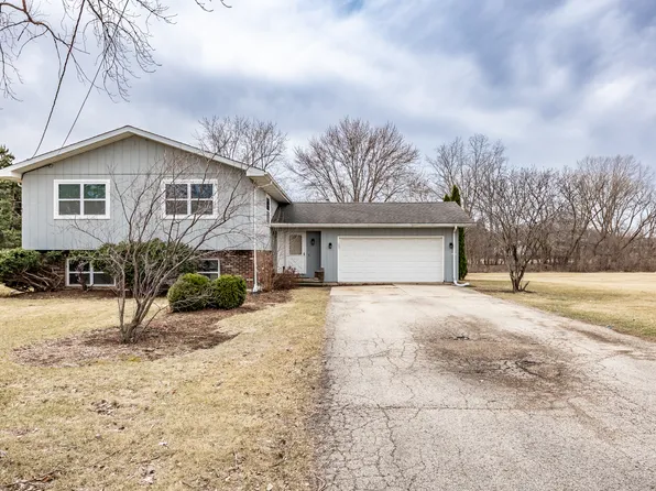 11N064 S Gale St, Elgin, IL 60123