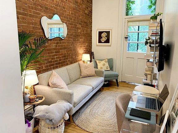 3rd image of 124 W 73rd St APT 5