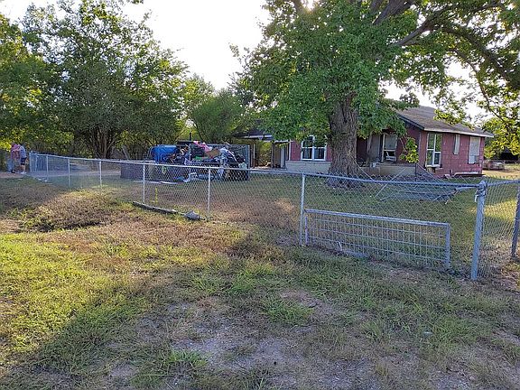 2nd image of 280 Jessica Dr