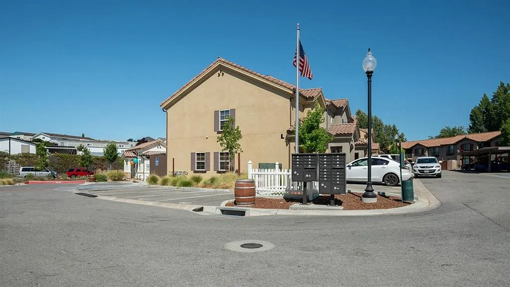 ReNew Atascadero — Photo 1