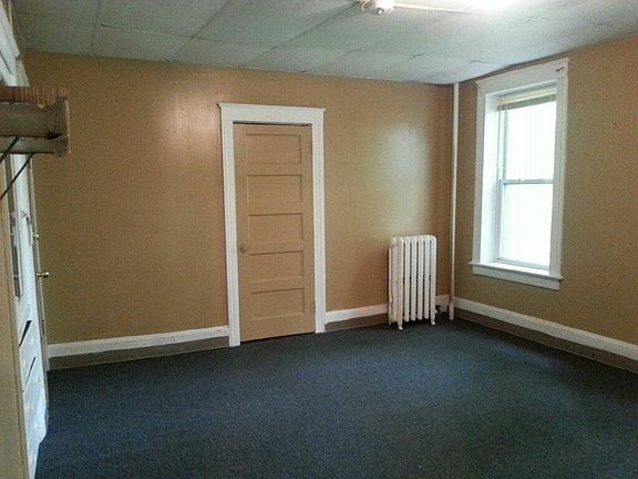 2nd image of 90 Linden Ave APT 1