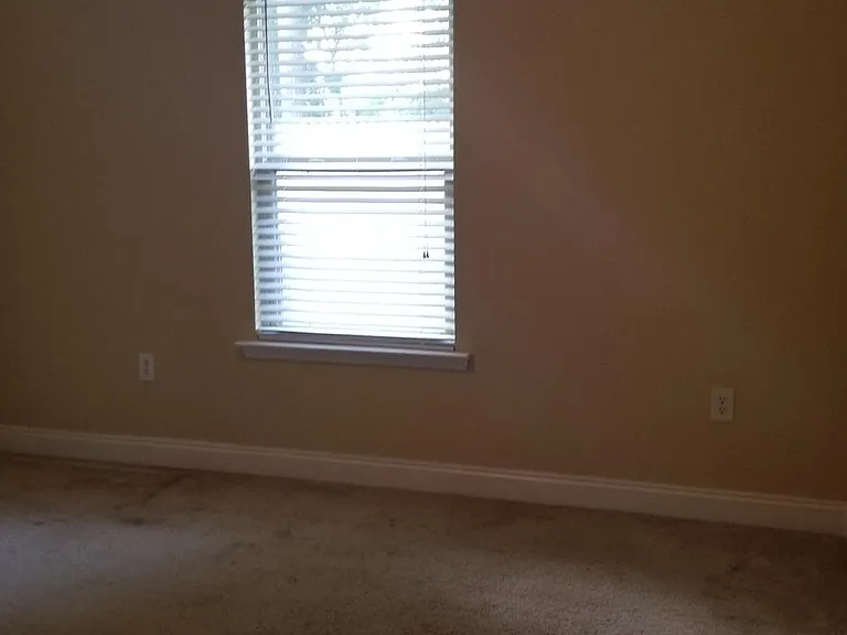 9718 Estate Dr — Photo 15