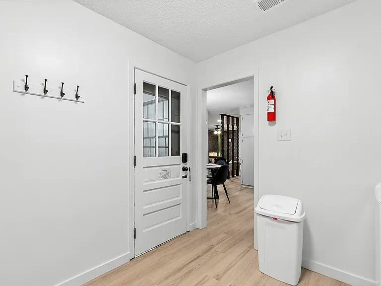 1726 Greenwood Cir — Photo 40