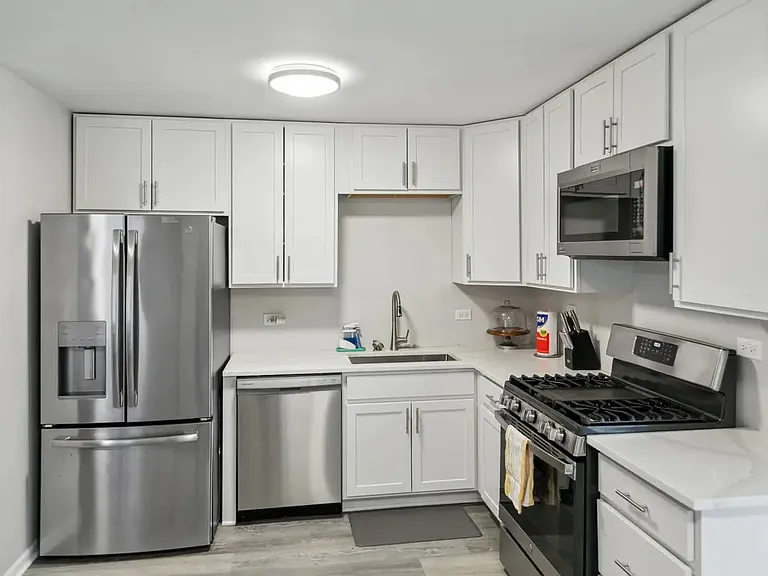 251 Harding Ave — Photo 2