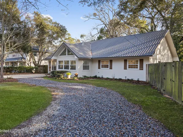 5808 Ridge Rd, Ocean Springs, MS 39564