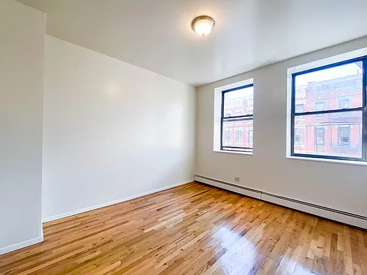 Rented by City Connections Realty | media 16