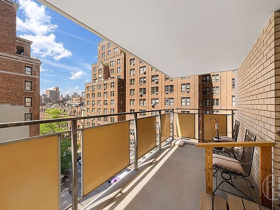 5th image of 15 W 72nd St APT 8C