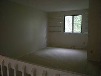 3rd image of 498 Lilac Ct
