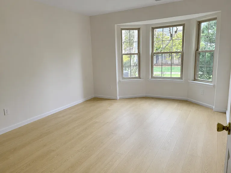 27 Lear Ct — Photo 42